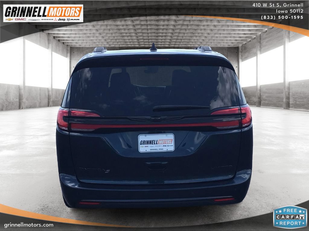 Used 2025 Chrysler Pacifica Limited FWD image 6