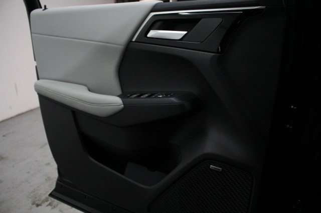 New 2025 Mitsubishi Outlander SE image 15