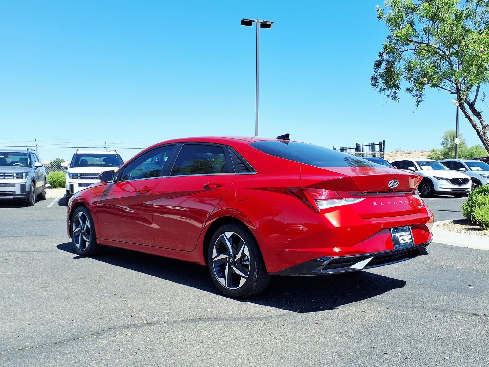 Certified 2022 Hyundai Elantra Limited w/ Cargo Package FWD image 4