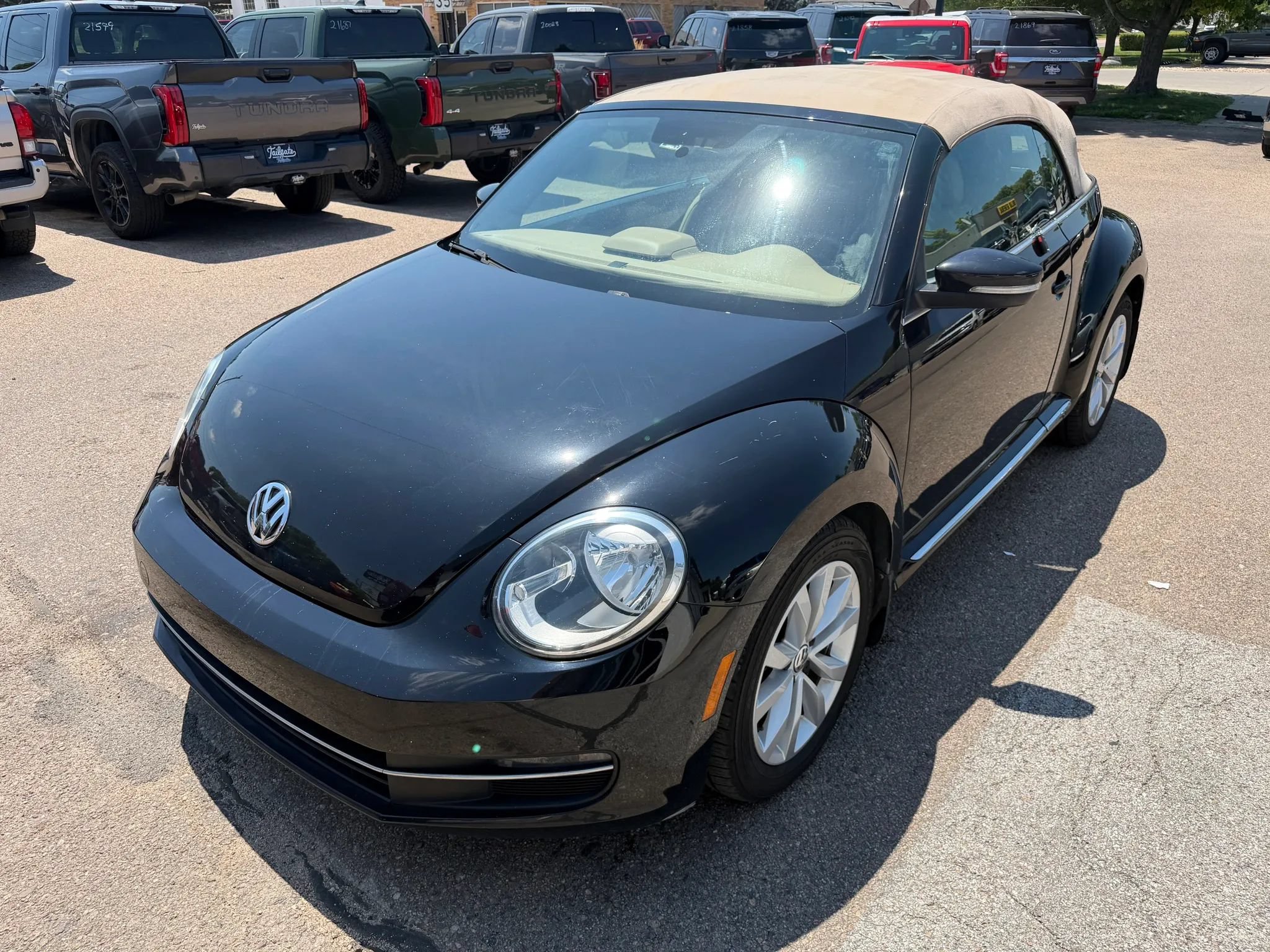 Used 2015 Volkswagen Beetle TDI FWD image 4