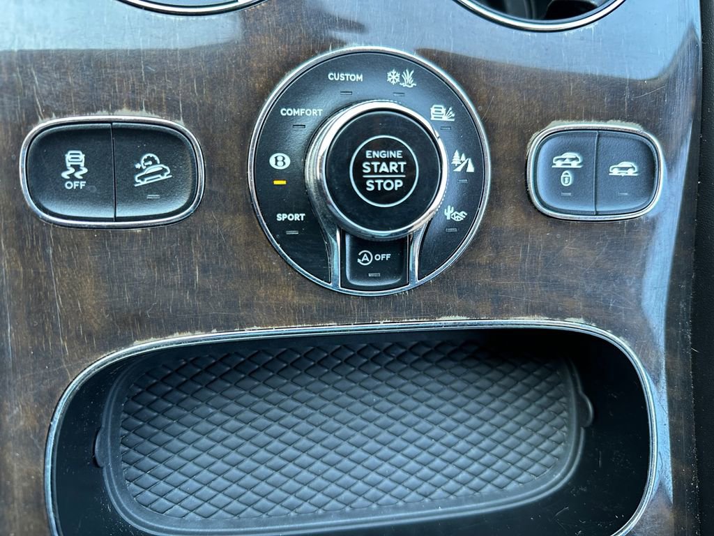 Used 2017 Bentley Bentayga W12 image 18
