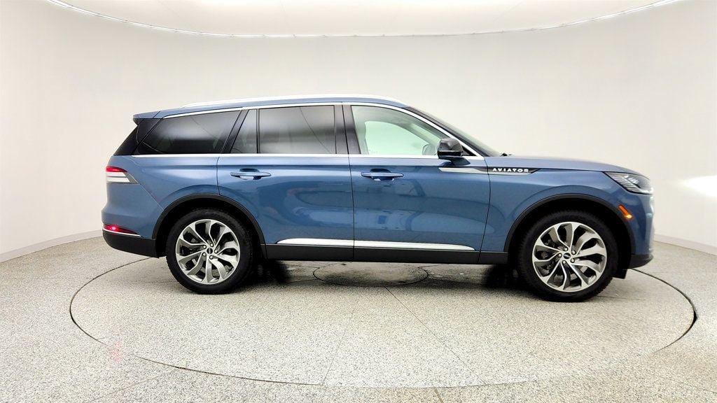 Used 2026 Lincoln Aviator Reserve AWD/4WD image 4
