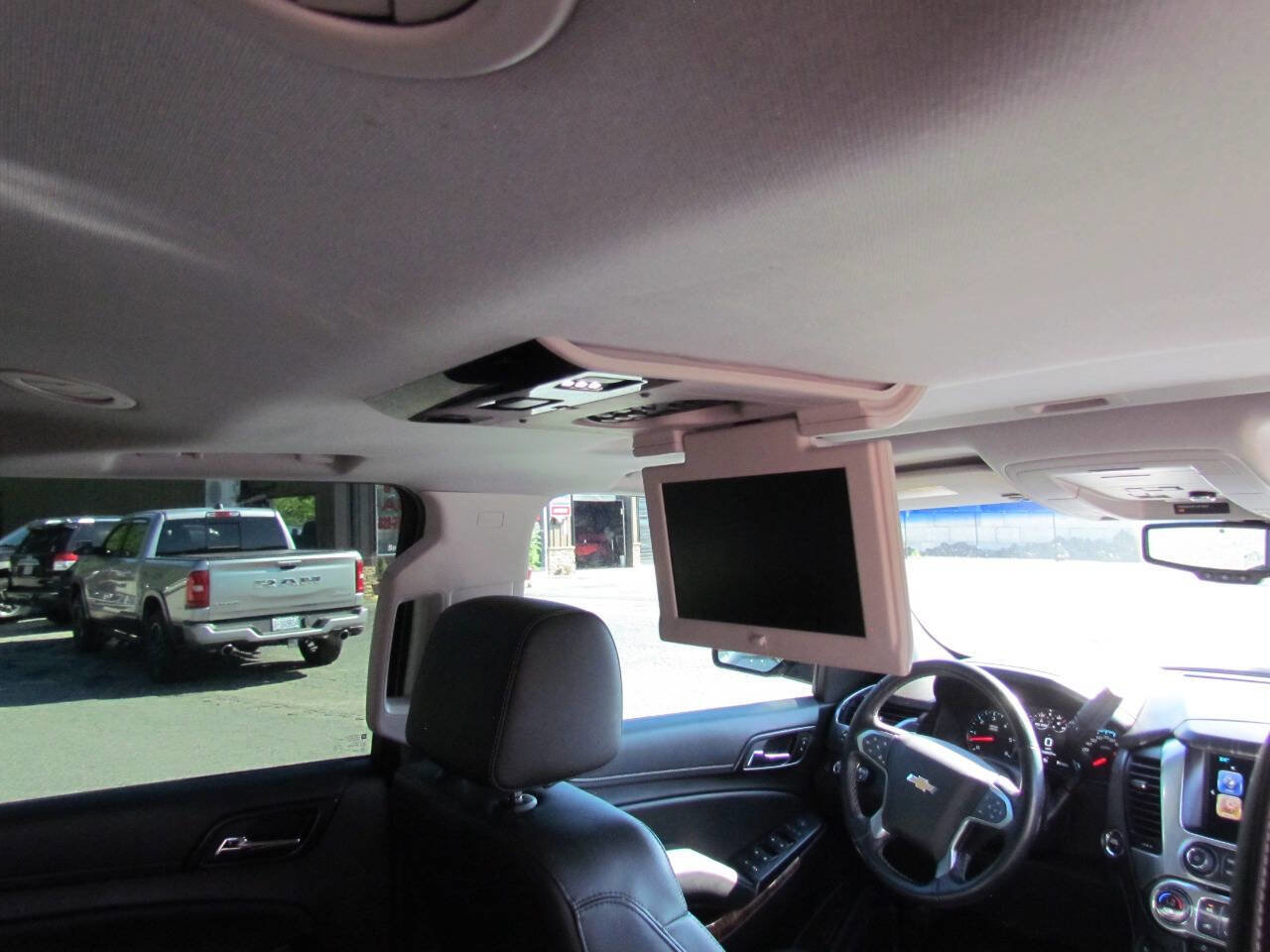 Used 2019 Chevrolet Suburban Premier image 18