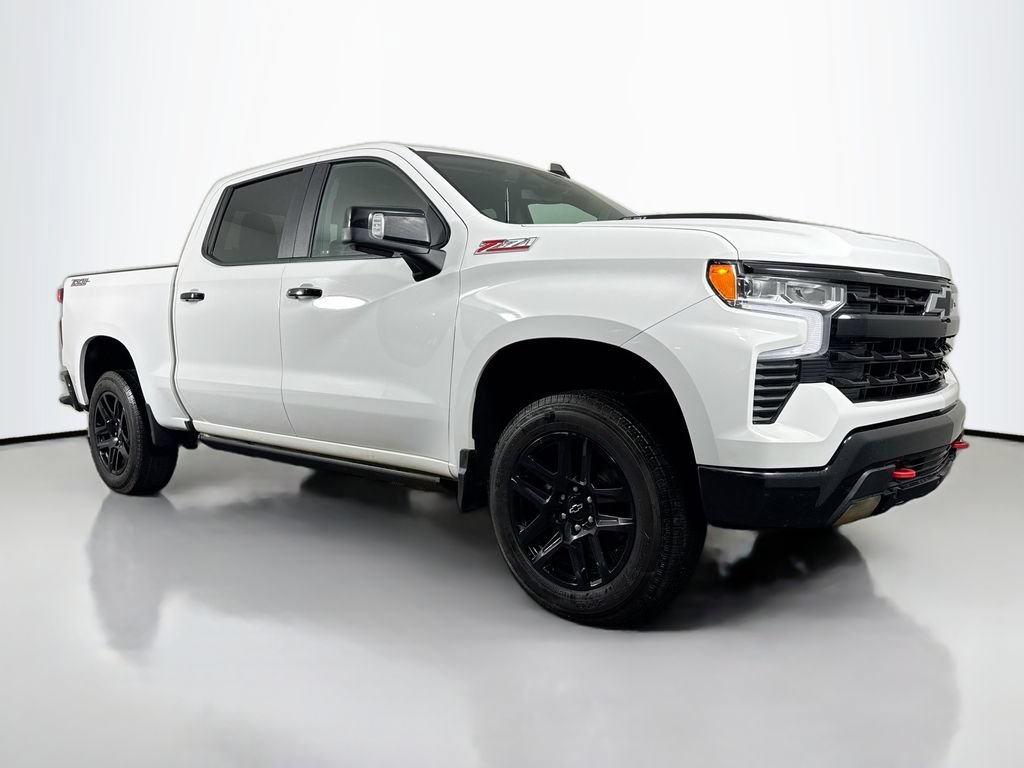 Used 2022 Chevrolet Silverado 1500 LT Trail Boss w/ LT Trail Boss Premium Package AWD/4WD image 3