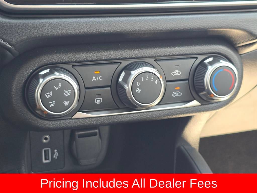 Used 2025 Nissan Versa S FWD image 25