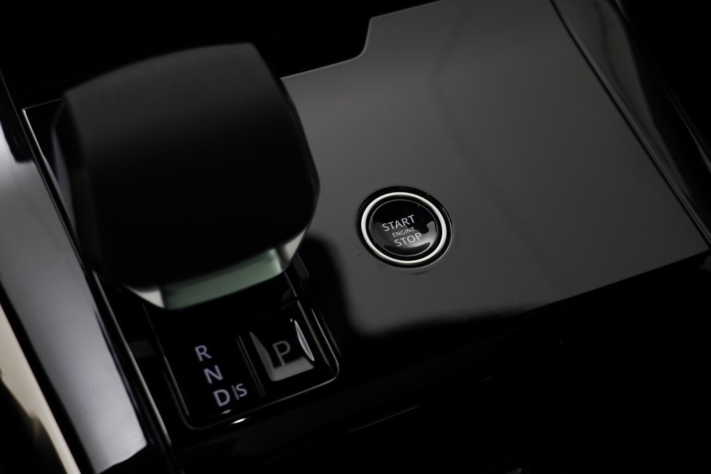 Used 2025 Land Rover Range Rover Sport Dynamic SE image 13