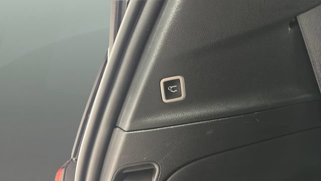 Used 2025 Chrysler Pacifica Limited FWD image 30