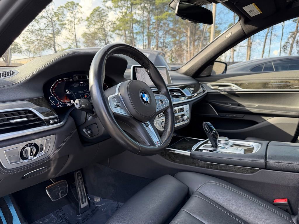 Used 2022 BMW 740i w/ M Sport Package image 9