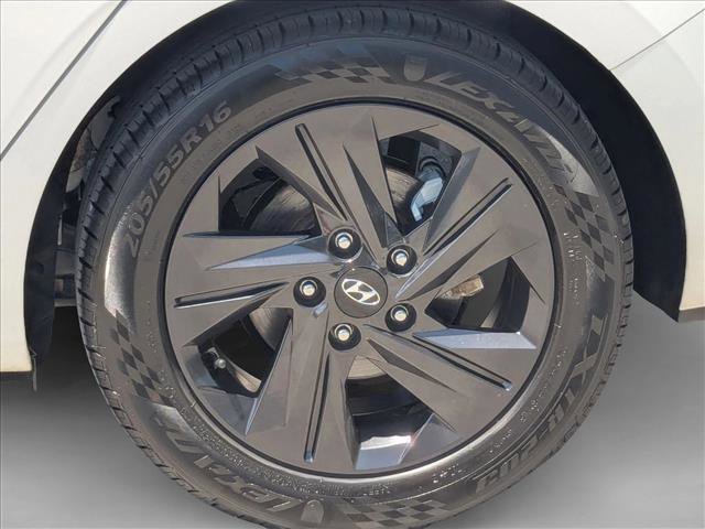 Used 2021 Hyundai Elantra SEL FWD image 22