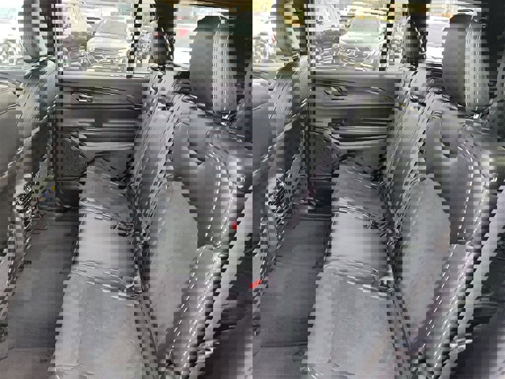 Used 2024 Jeep Grand Cherokee L Laredo image 13