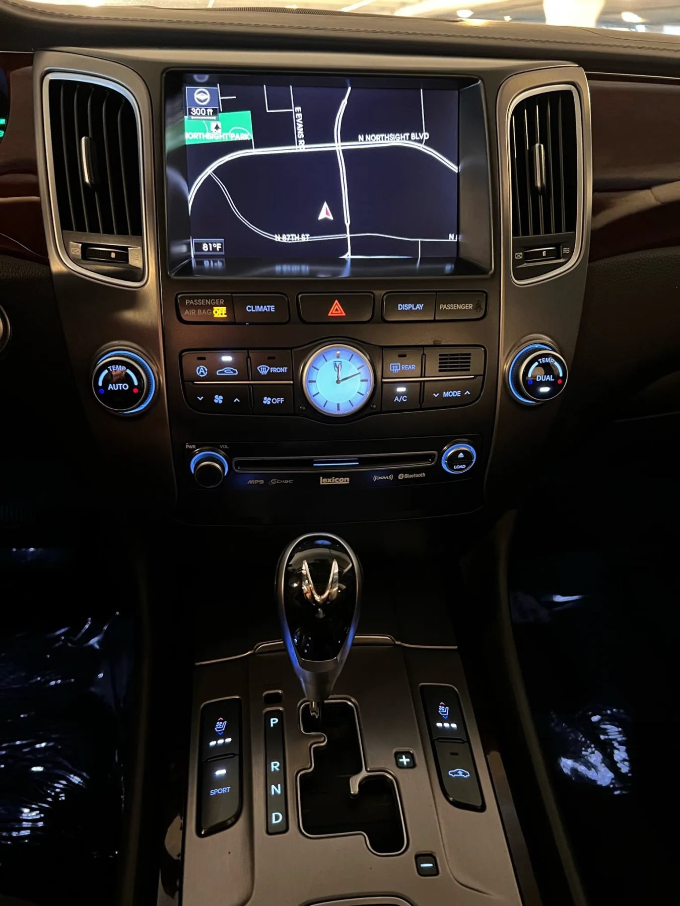 Used 2011 Hyundai Equus Signature RWD image 20