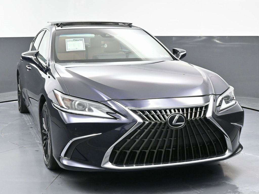 Used 2025 Lexus ES 350 w/ Premium Package image 4