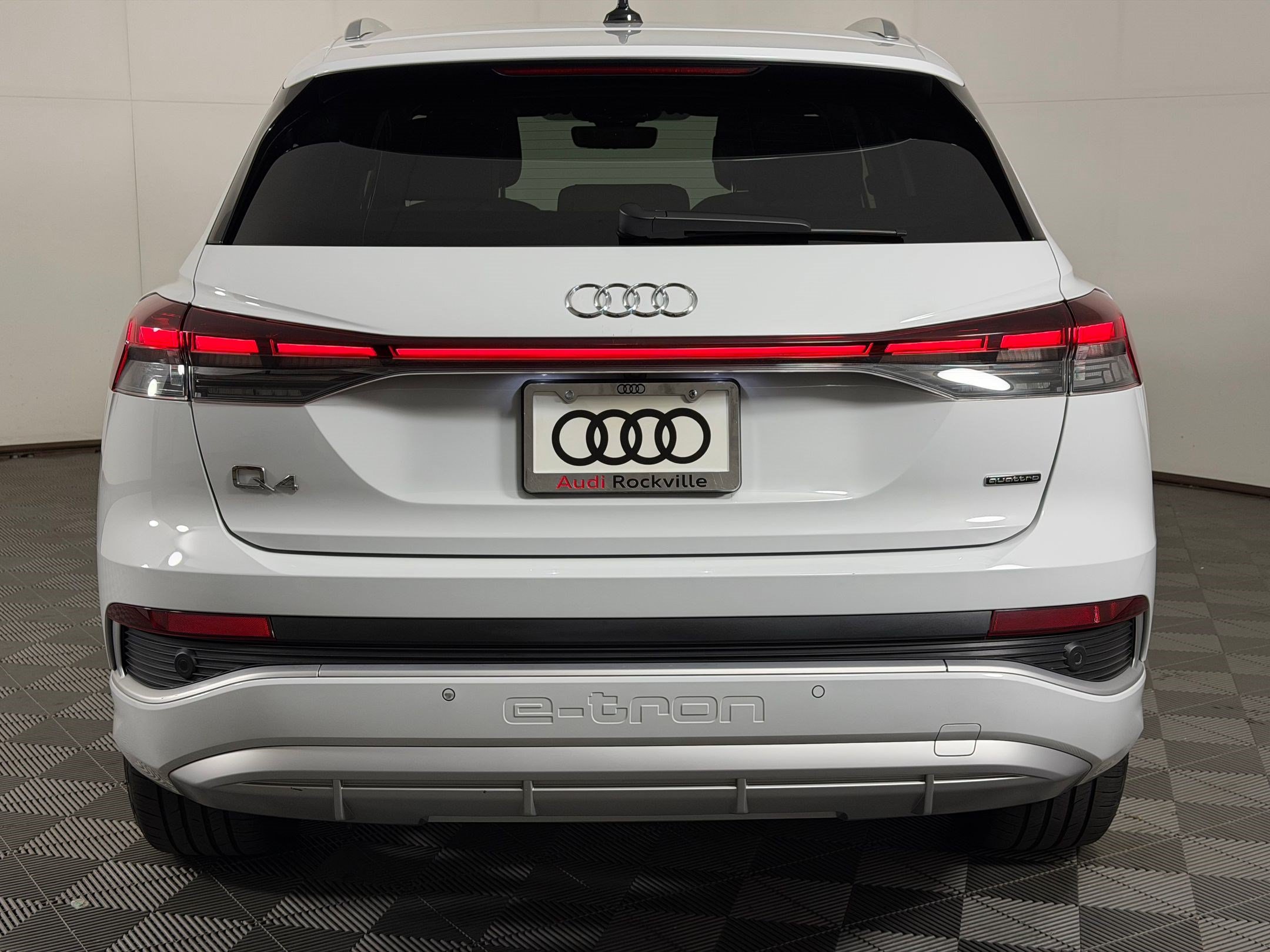 Certified 2024 Audi Q4 e-tron Premium Plus w/ Premium Plus AWD/4WD image 10