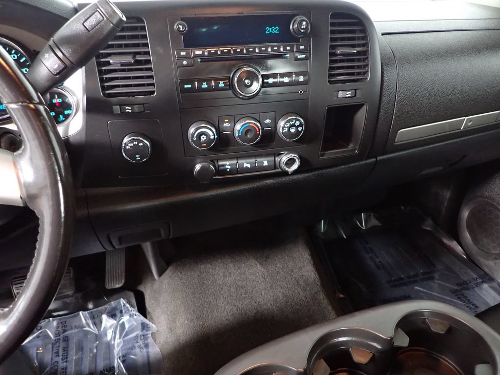 Used 2009 GMC Sierra 1500 SLE w/ Power Pack Plus AWD/4WD image 24