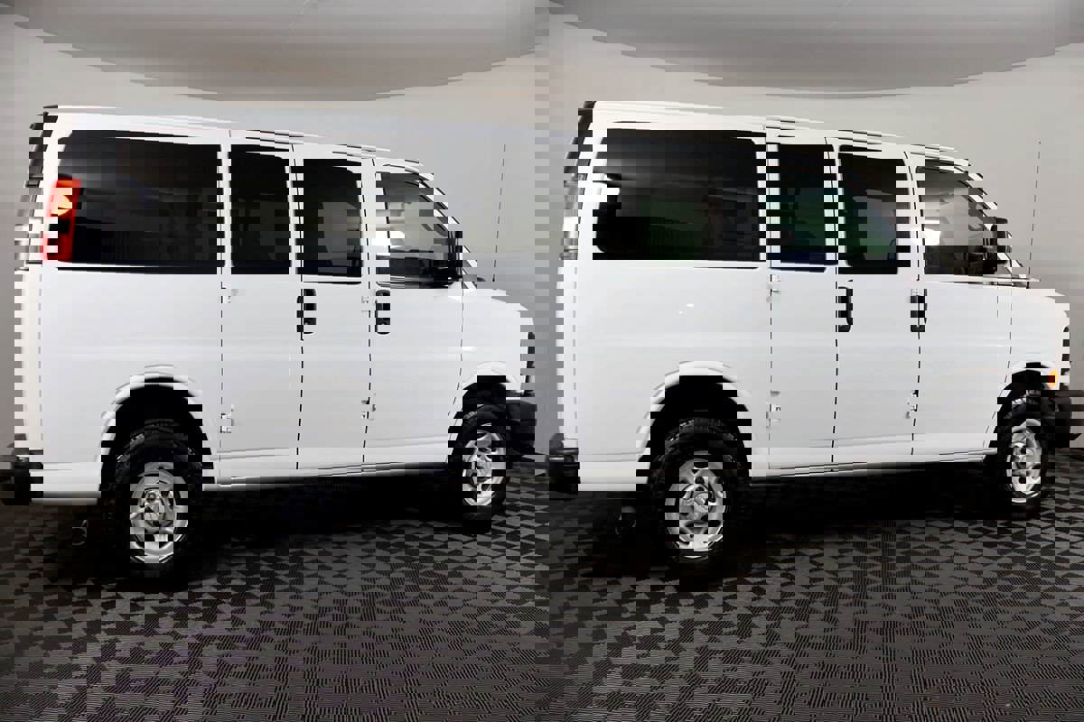 Used 2016 Chevrolet Express 2500 LS RWD image 7