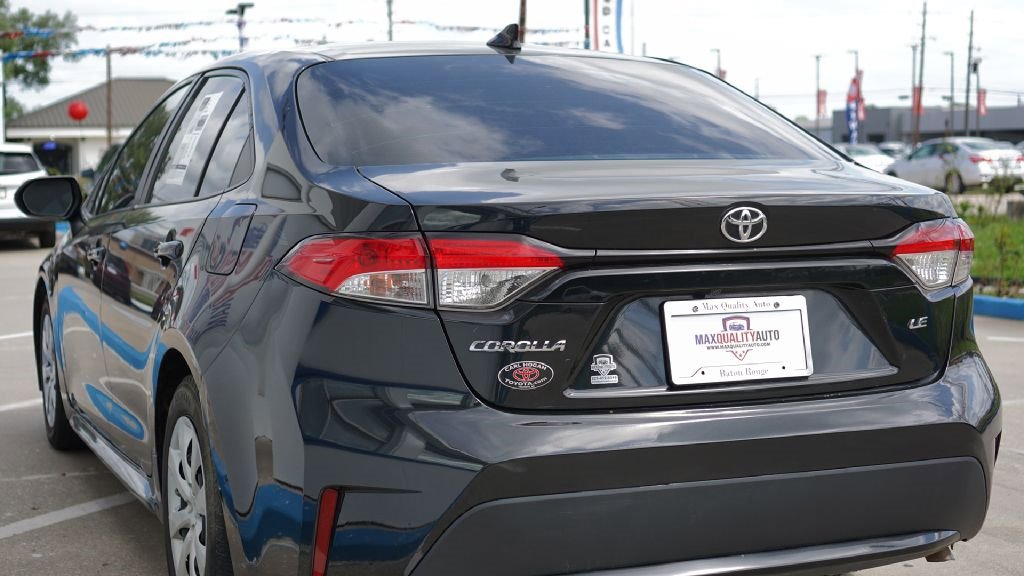 Used 2021 Toyota Corolla LE image 4