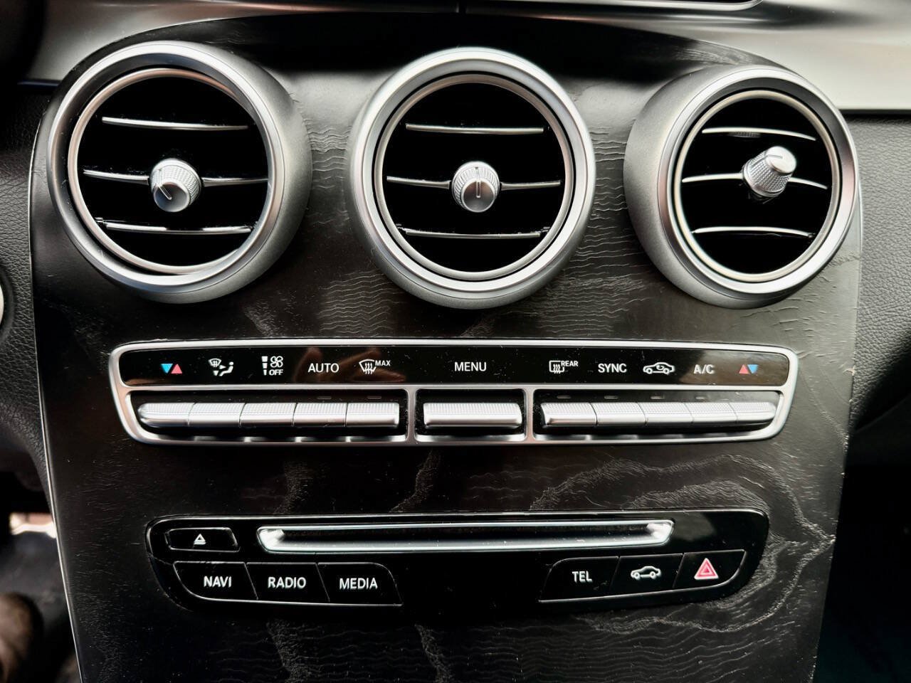Used 2016 Mercedes-Benz GLC 300 w/ Premium Package image 33