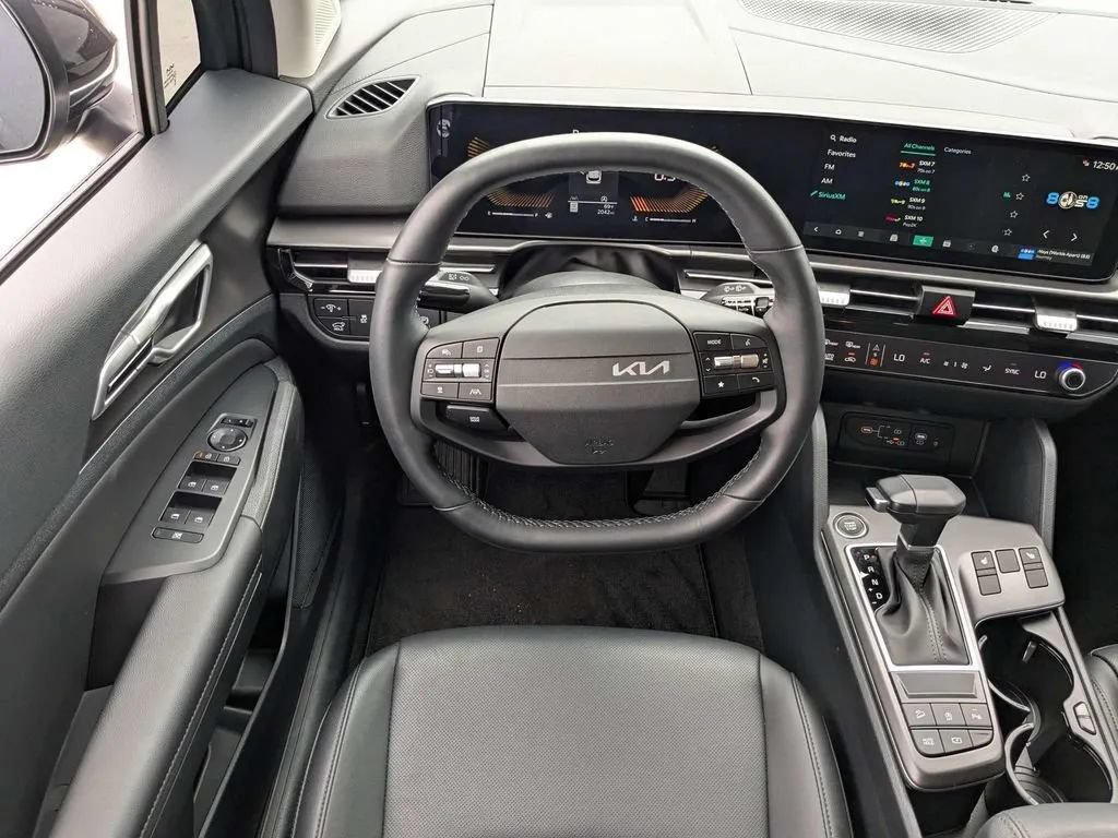 Used 2026 Kia Sportage EX FWD image 17