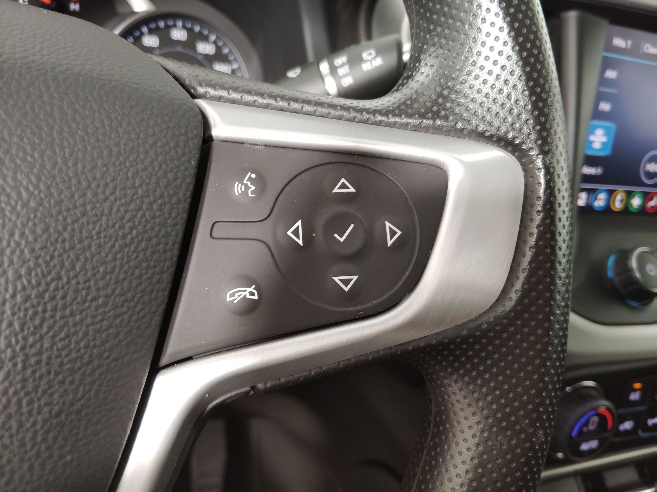 Used 2023 GMC Acadia SLE w/ Driver Convenience Package image 28