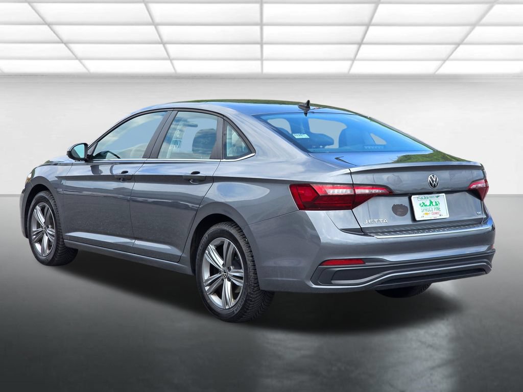 Used 2024 Volkswagen Jetta SE FWD image 15