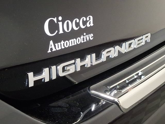Used 2020 Toyota Highlander XLE AWD/4WD image 31