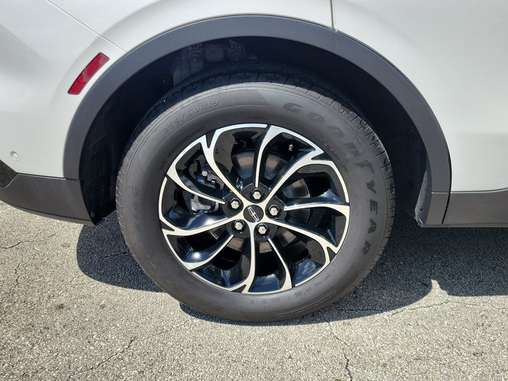 Certified 2024 Lincoln Nautilus Premier AWD/4WD image 5