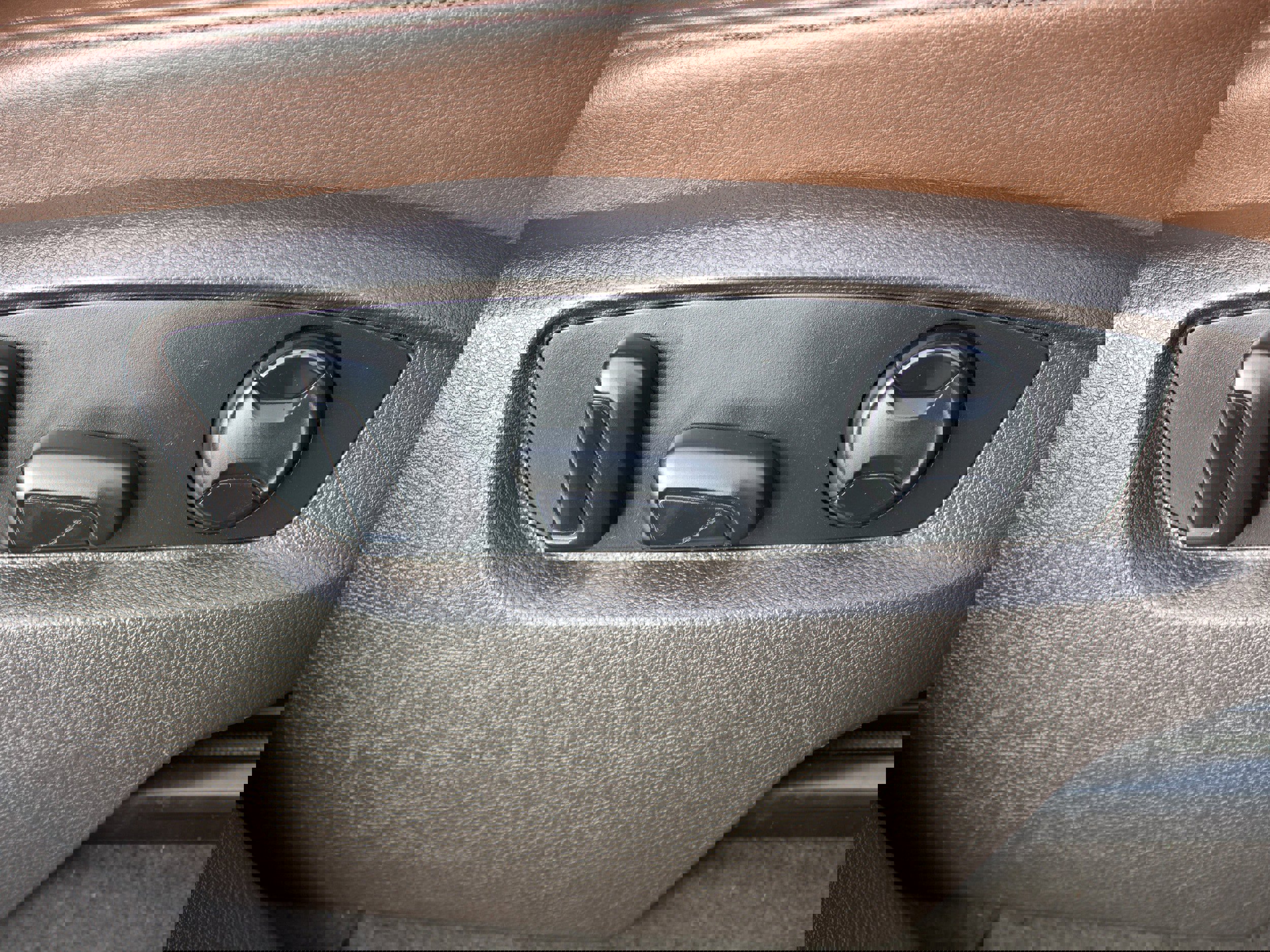 Used 2013 Volkswagen Touareg Executive image 39