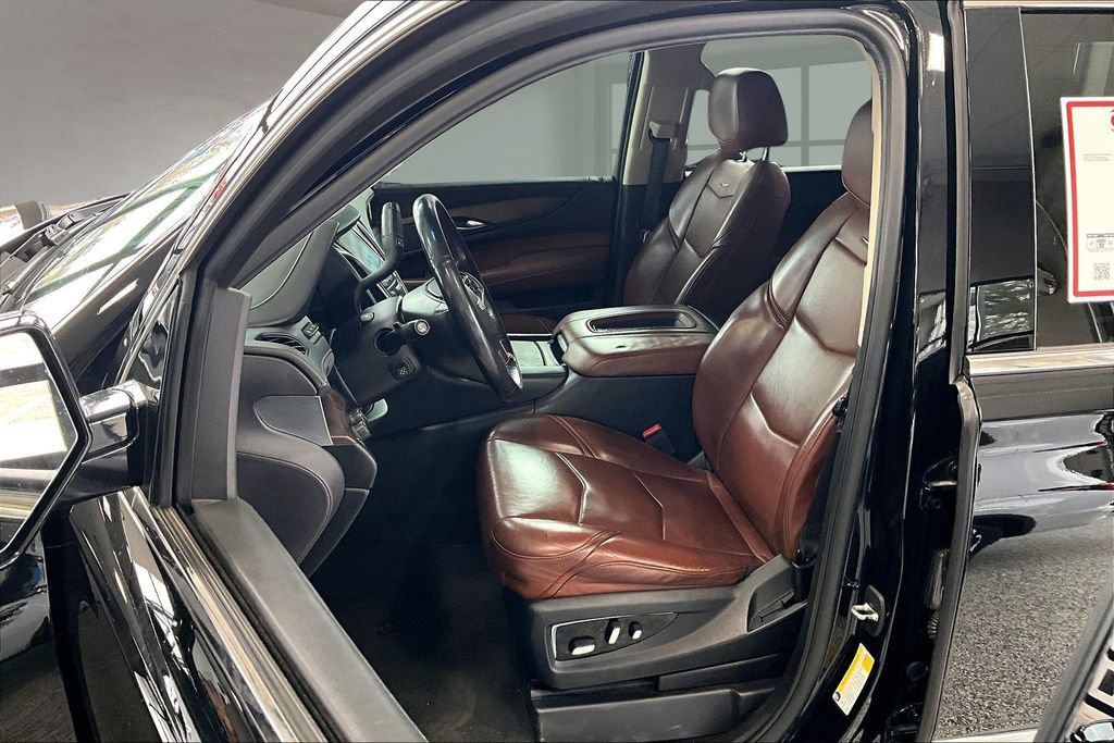Used 2019 Cadillac Escalade Premium Luxury image 26