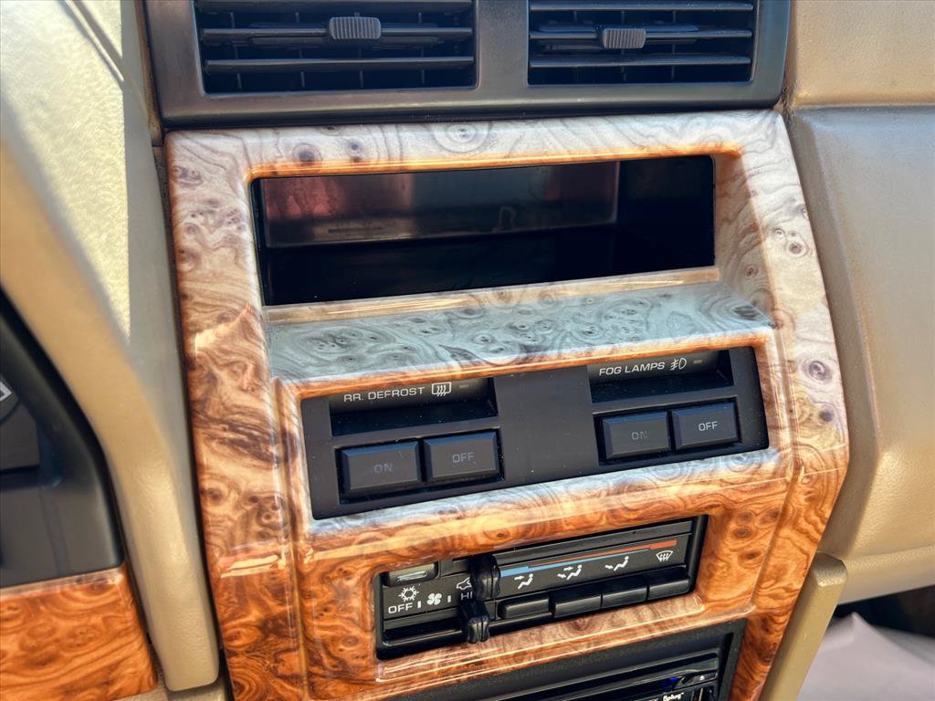 Used 1993 Dodge Shadow ES FWD image 21