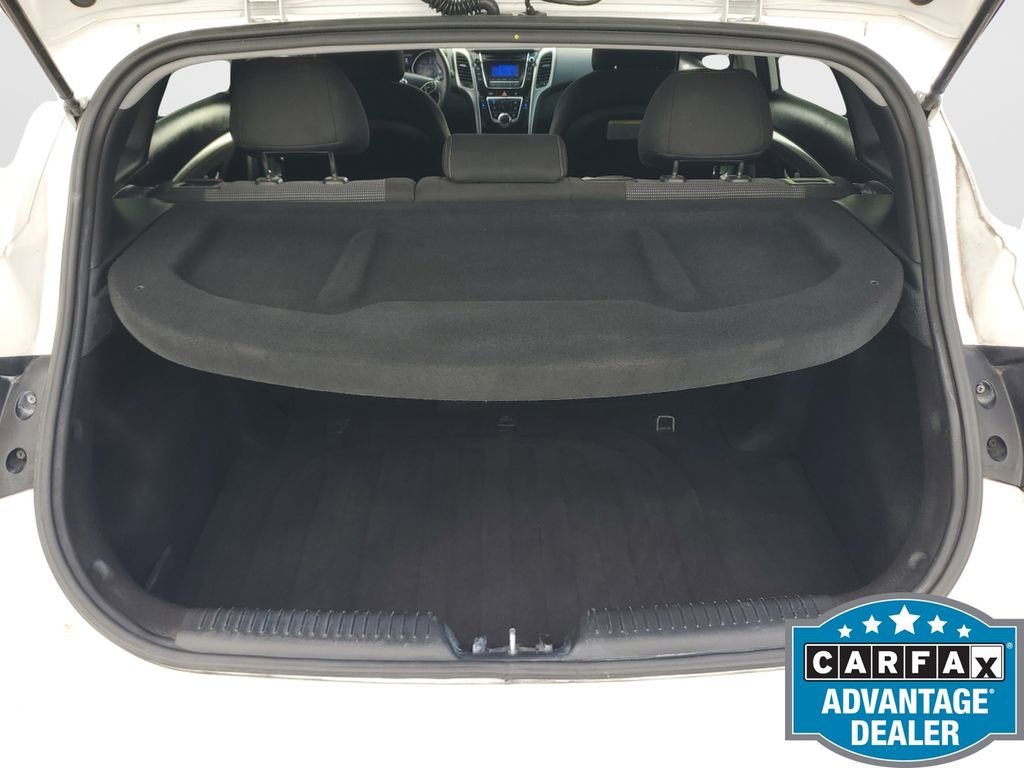 Used 2017 Hyundai Elantra GT image 13