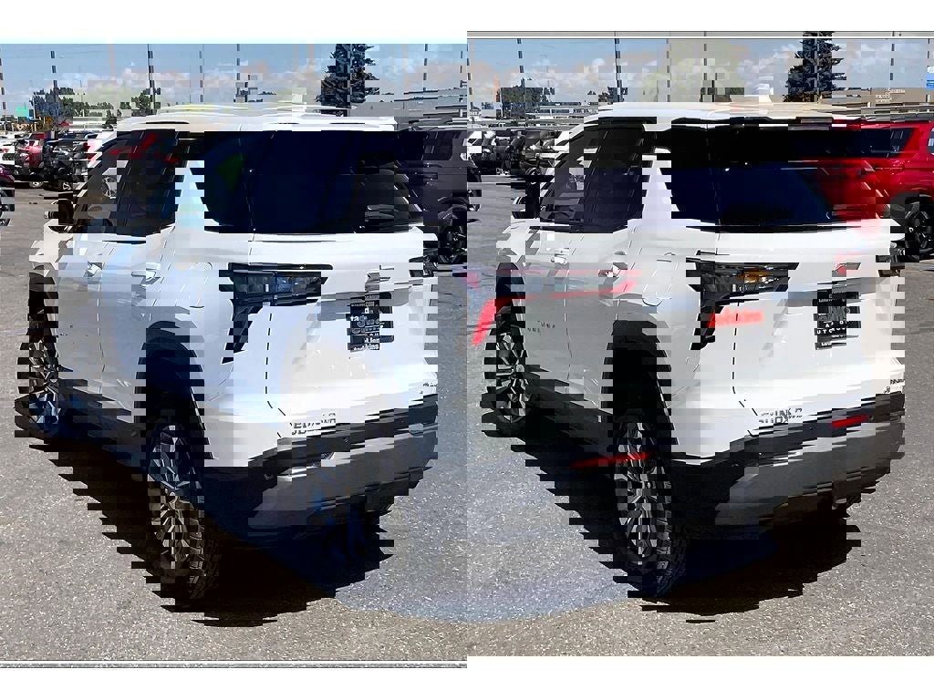 Used 2025 Chevrolet Equinox LT image 11