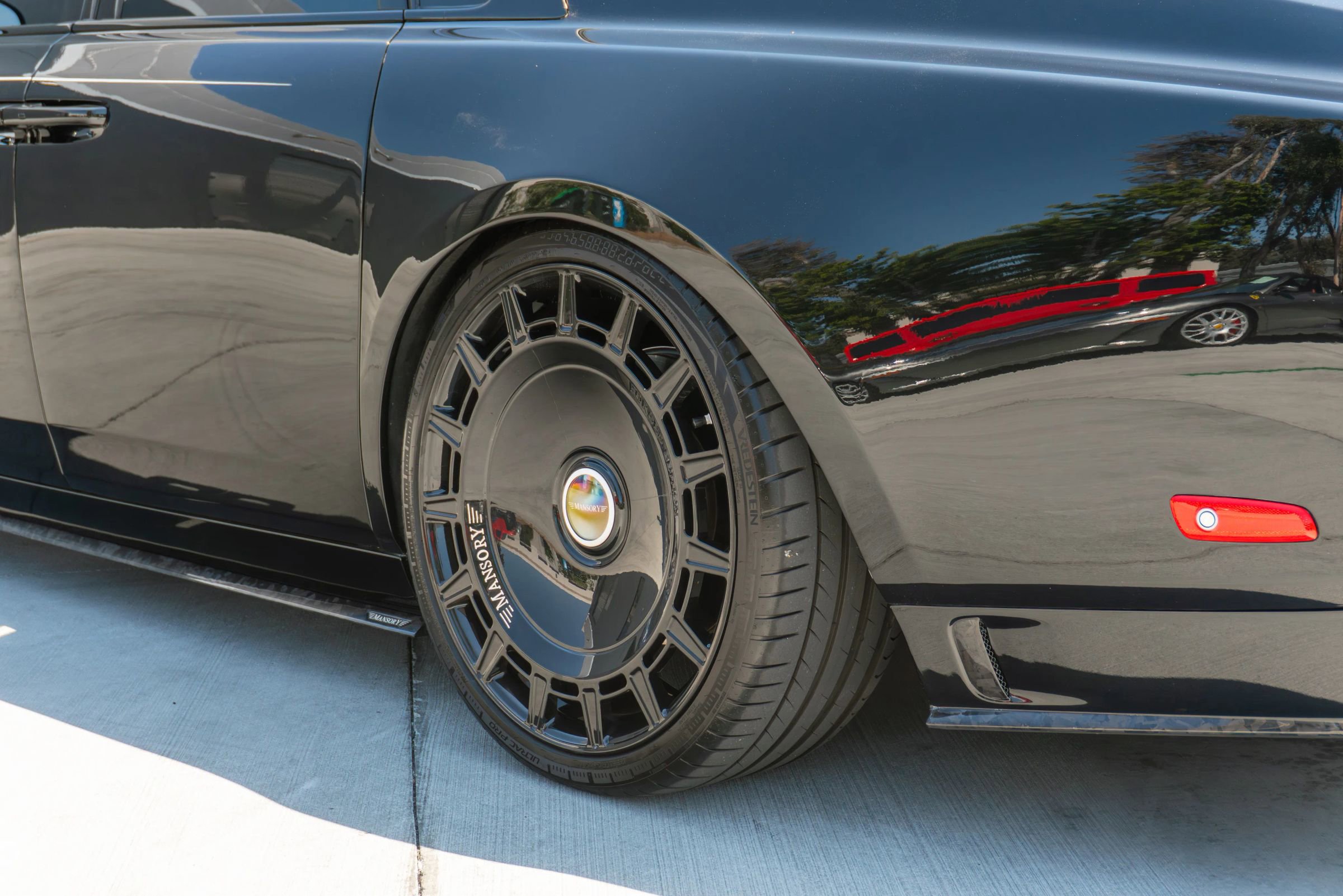 Used 2024 Rolls-Royce Phantom Sedan w/ The Phantom Package RWD image 54