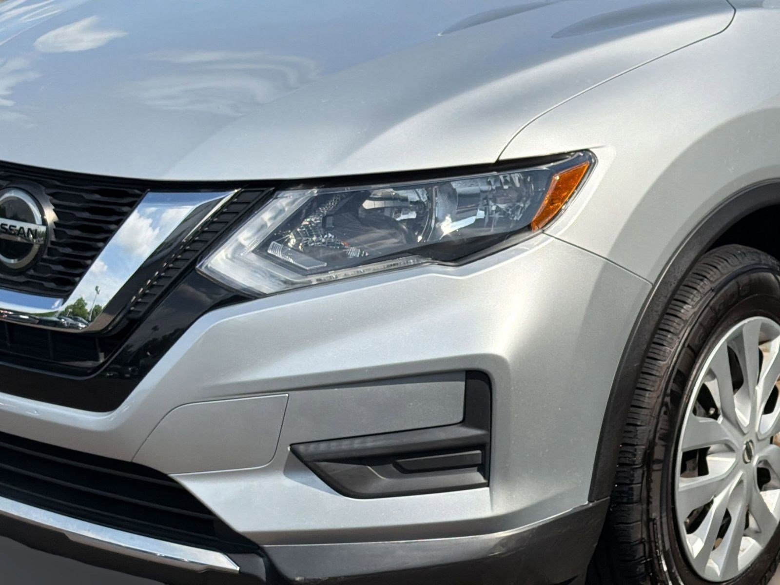 Used 2020 Nissan Rogue S FWD image 11