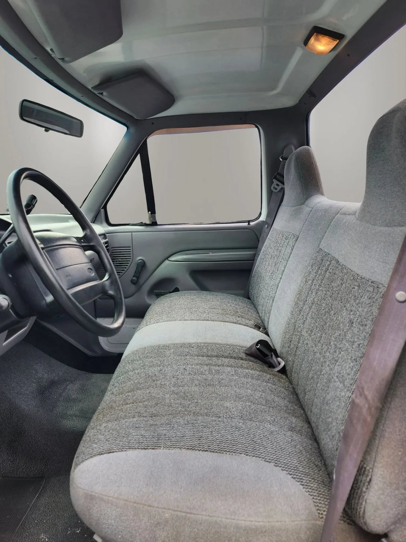 Used 1996 Ford F150 2WD Regular Cab image 4