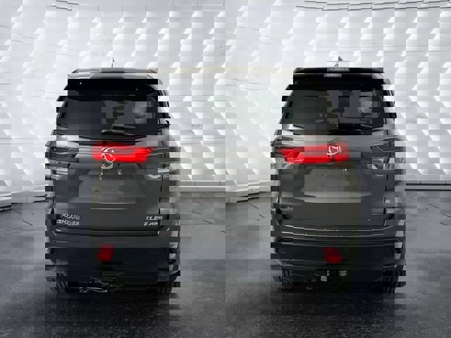 Used 2017 Toyota Highlander XLE image 5