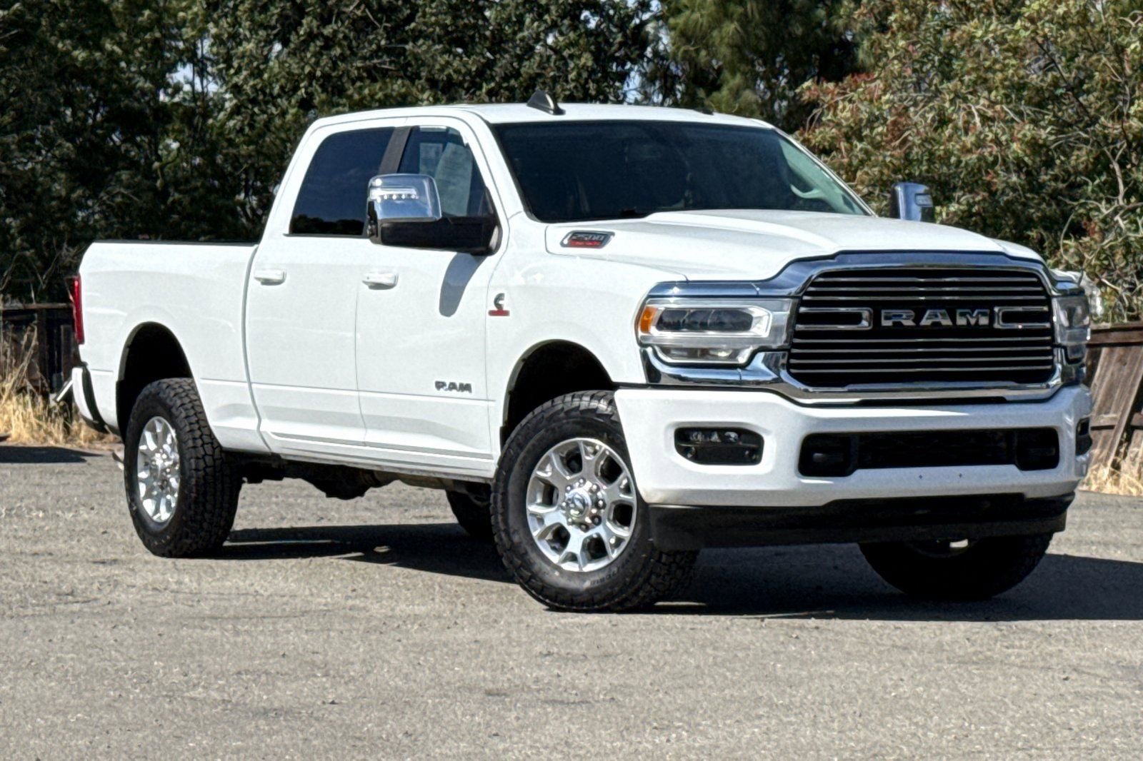 Used 2024 RAM 2500 Laramie AWD/4WD image 2