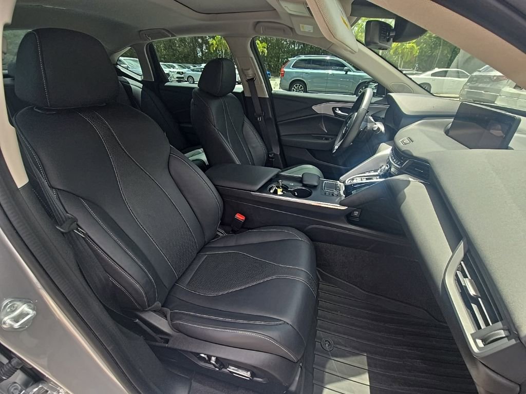 Used 2025 Acura TLX w/ Technology Package FWD image 32