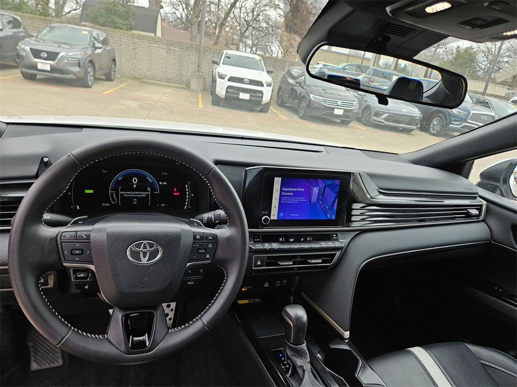 Used 2025 Toyota Camry SE image 16