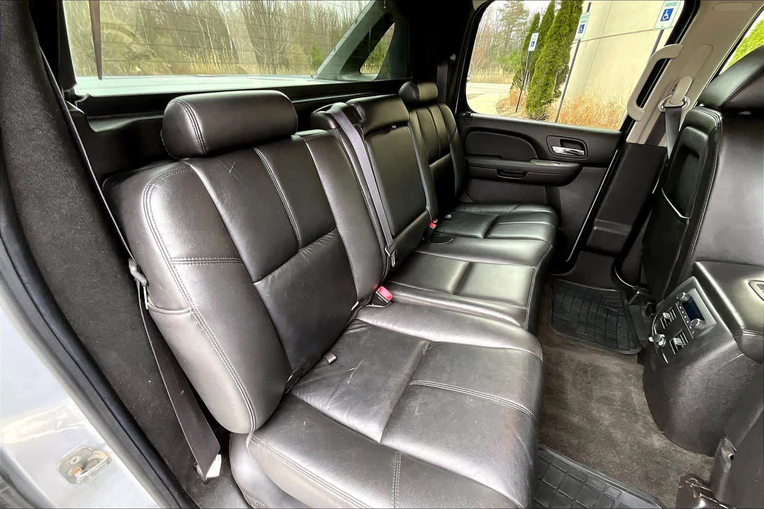 Used 2012 Chevrolet Avalanche LT w/ Suspension Package, Off-Road image 19