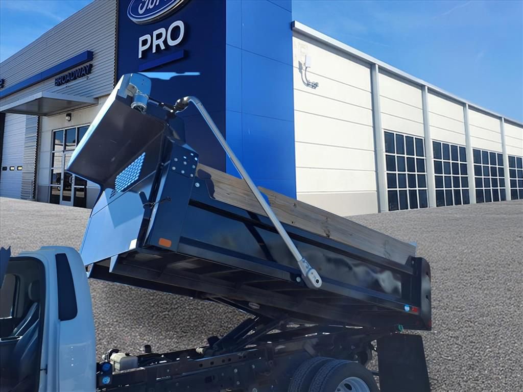 Used 2023 Ford F550 4x4 Regular Cab Super Duty image 28