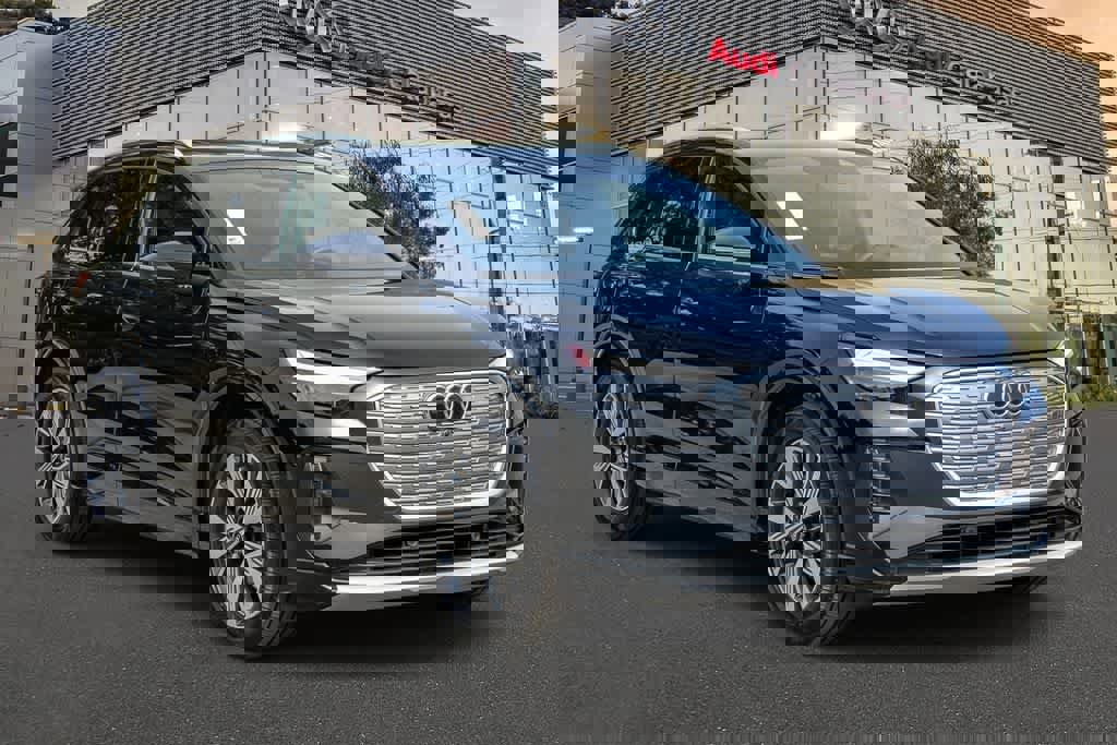 Used 2023 Audi Q4 e-tron Premium Plus w/ Premium Plus image 5