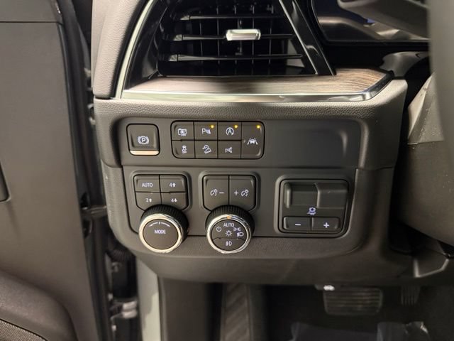 New 2026 Chevrolet Suburban LT w/ Comfort Package AWD/4WD image 21