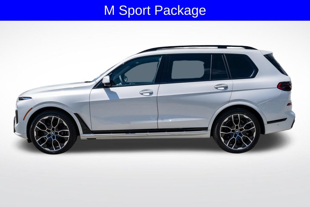 Used 2025 BMW X7 xDrive40i w/ M Sport Package AWD/4WD image 5