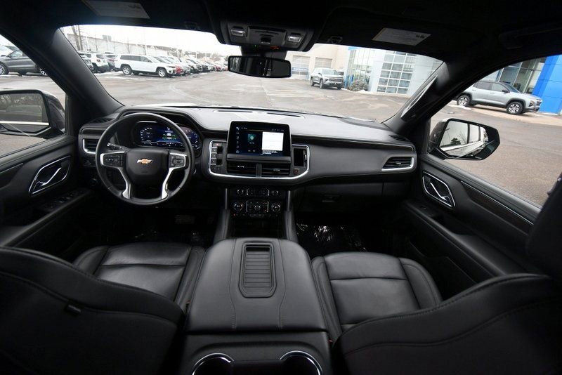 Used 2024 Chevrolet Suburban LT AWD/4WD image 3