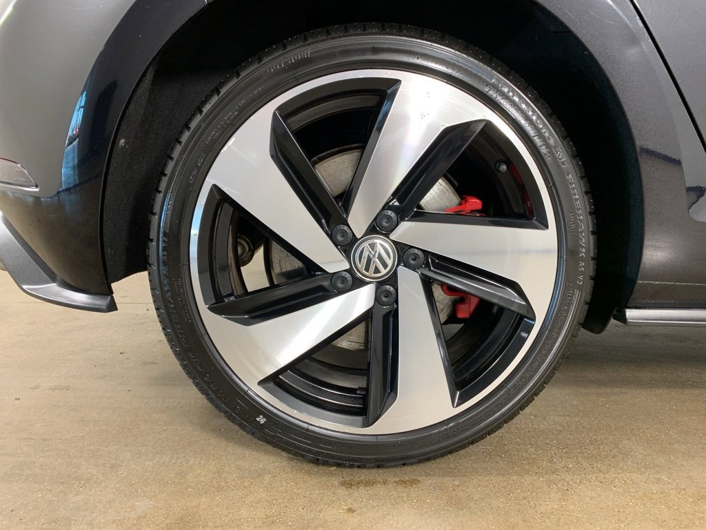 Used 2020 Volkswagen GTI SE image 38