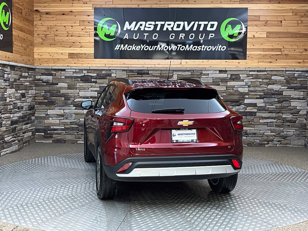 Used 2024 Chevrolet Trax LT w/ Driver Confidence Package FWD image 14
