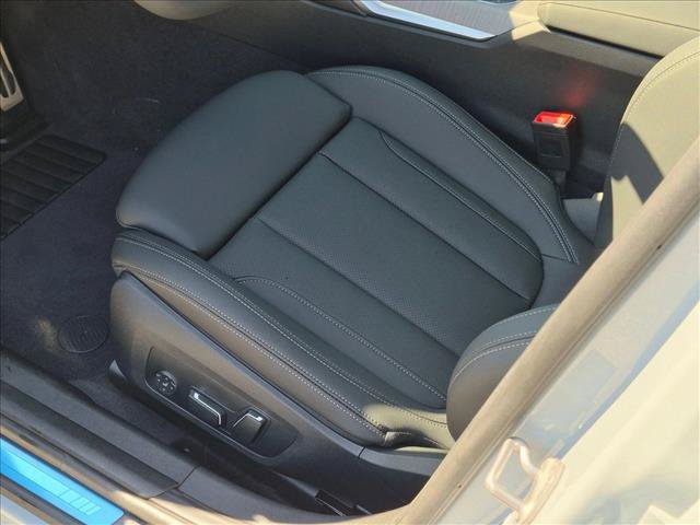 New 2026 BMW 330i Sedan w/ M Sport Package RWD image 4
