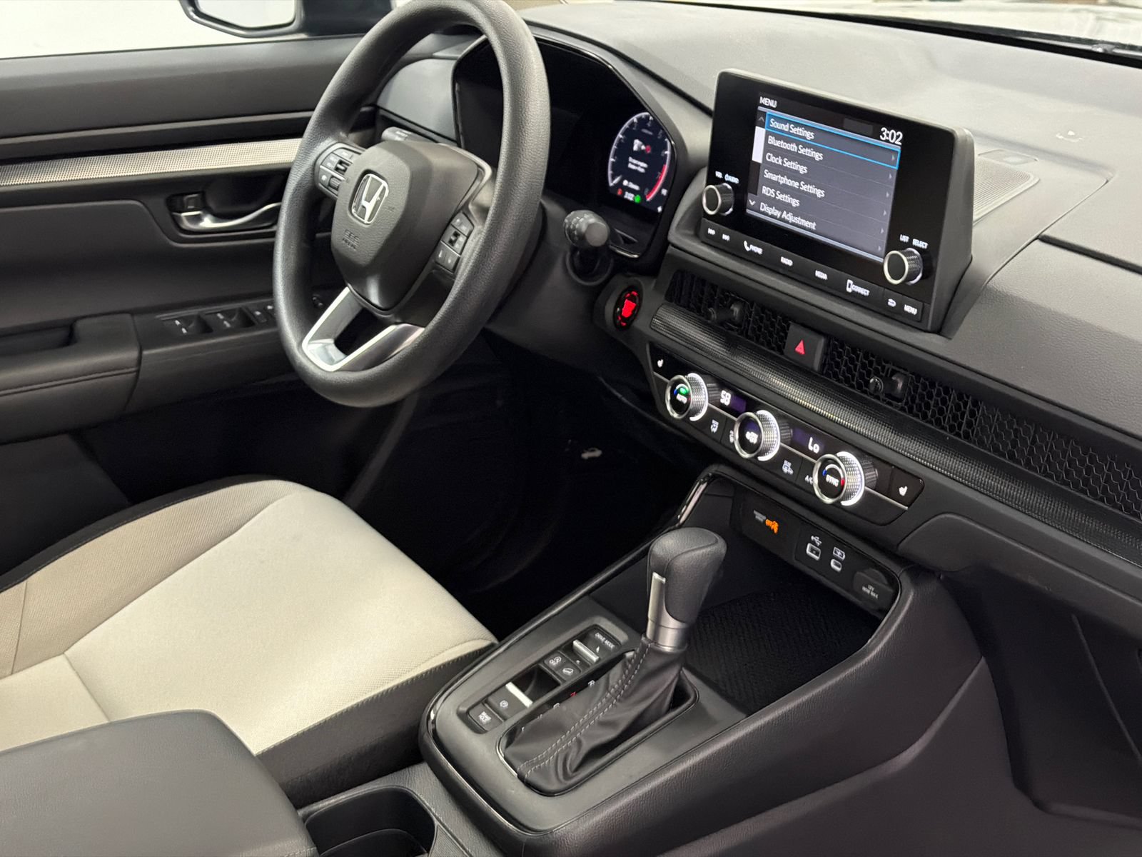 Used 2025 Honda CR-V EX image 10
