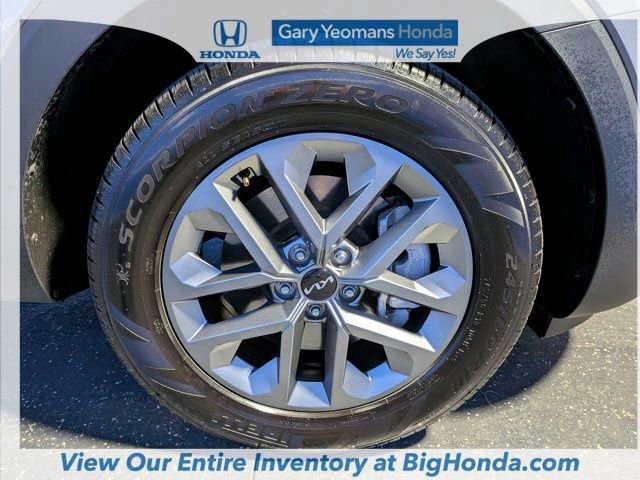 Used 2025 Kia Telluride LX FWD image 18