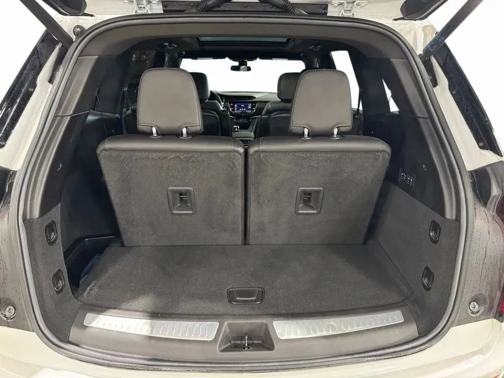 Used 2023 Cadillac XT6 Premium Luxury image 25